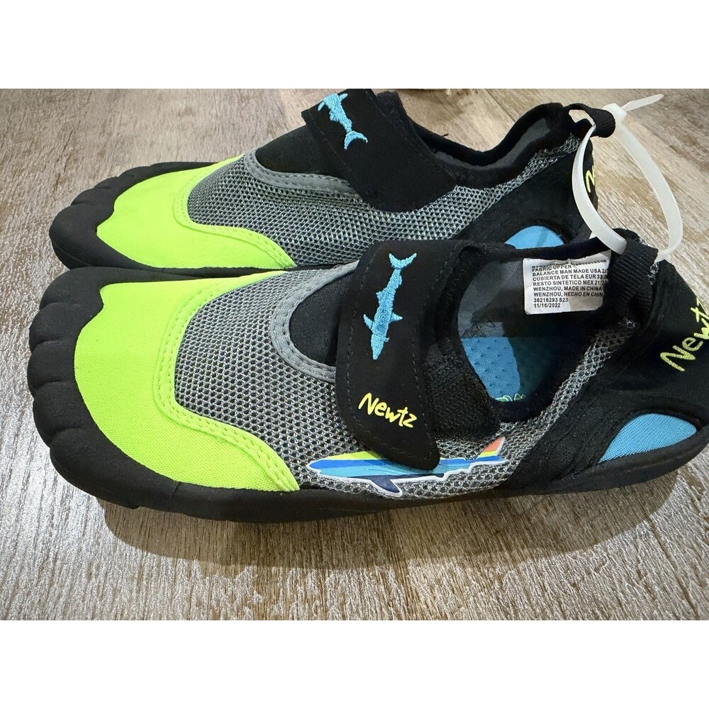 Newtz Kids Water Shoes Size 2/3 Youth Shark Black Lime Green Aqua Socks NWOT